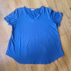 Women's Ven Style Blue V-Neck T-Shirt Size XL 24" across & 29" long